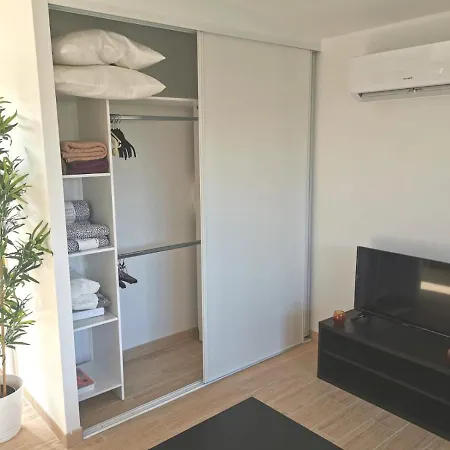 Studio Independant Renove En 2020, Piscine, 11min Avignon *