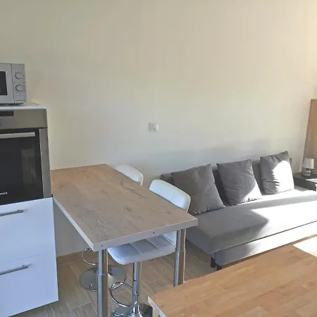 Studio Independant Renove En 2020, Piscine, 11min Avignon * Pujaut